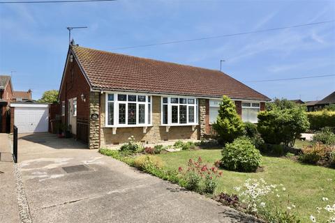 2 bedroom semi-detached bungalow for sale, Westlands Road, Sproatley, Hull