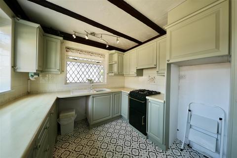 2 bedroom semi-detached bungalow for sale, Westlands Road, Sproatley, Hull