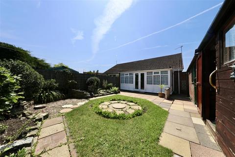 2 bedroom semi-detached bungalow for sale, Westlands Road, Sproatley, Hull