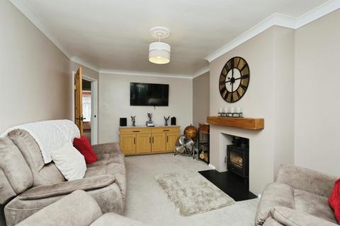 2 bedroom semi-detached bungalow for sale, Oakleaf Drive, Polegate