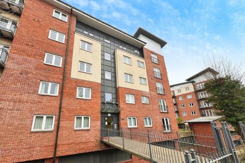 2 bedroom flat to rent, New North Road, Exeter, EX4 4HG