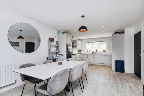 4 bedroom detached house for sale, Friswell Road, BANBURY, Oxfordshire, OX16