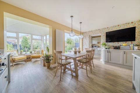 4 bedroom detached house for sale, Queenhythe Crescent, Guildford, GU4