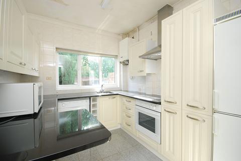 3 bedroom house to rent, Walmington Fold, Finchley, London, N12