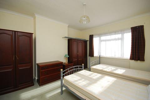 3 bedroom house to rent, Walmington Fold, Finchley, London, N12