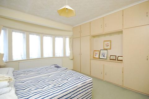 3 bedroom house to rent, Walmington Fold, Finchley, London, N12