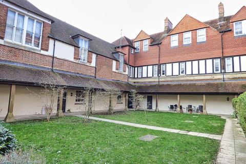 3 bedroom flat for sale, St. Mary's, Wantage, Oxfordshire