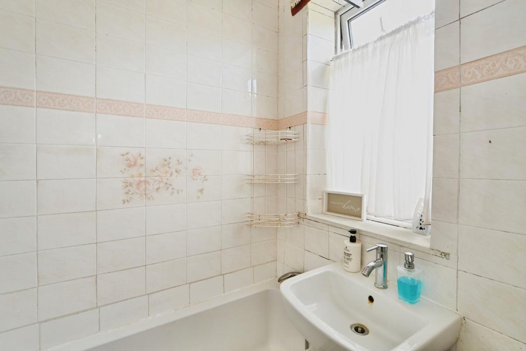 House in London, London Borough of Barking and Dagenham - View 5