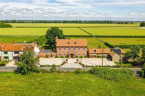 4 bedroom detached house for sale, Southend-on-sea SS3