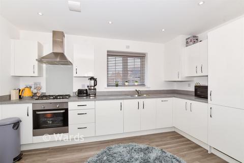 2 bedroom coach house for sale, Royal Crescent, Kings Hill, Kent