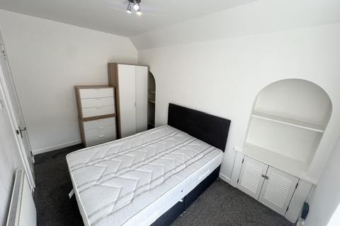 2 bedroom flat to rent, Bon Accord Street, Aberdeen AB11
