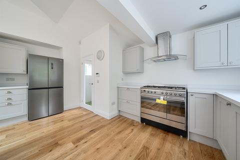 3 bedroom semi-detached house for sale, Hollin Mount, Weetwood