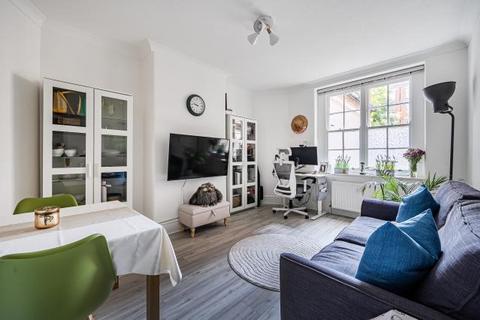 1 bedroom apartment for sale, Grove End Road, London