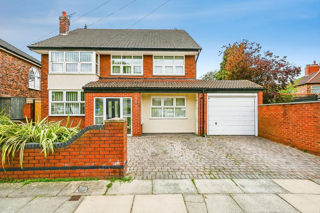 6 bedroom detached house for sale