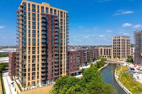 undefined, The Lock, Greenford Quay, Greenford, UB6
