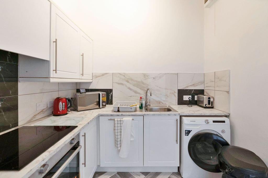 Apartment in Edinburgh, Fountainbridge - View 5