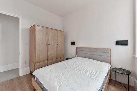 2 bedroom flat to rent, Upper Street, Islington, London, N1