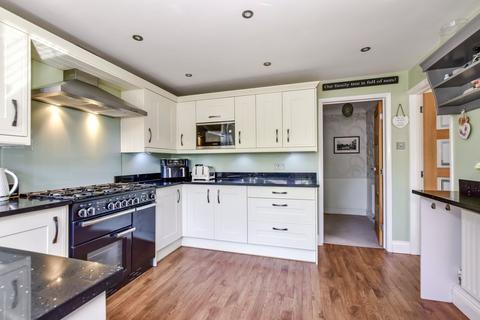 4 bedroom end of terrace house for sale, Howard Agne Close, Bovingdon, HP3