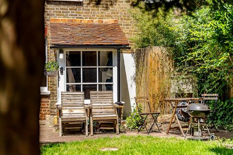 2 bedroom cottage for sale, Watery Lane, London, SW20