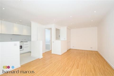 Studio to rent, Brompton Park Crescent, London