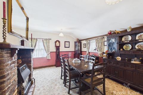 2 bedroom detached house for sale, Inglemire Lane, Hull, East Yorkshire, HU6