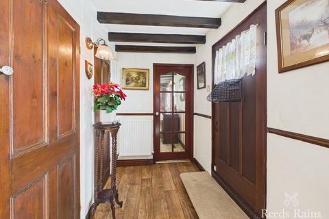 2 bedroom detached house for sale, Inglemire Lane, Hull, East Yorkshire, HU6