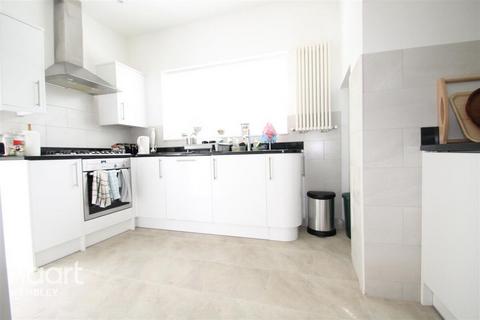 4 bedroom flat to rent, Wembley Park Drive, WEMBLEY