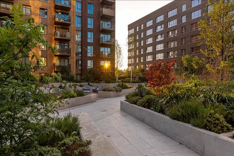 undefined, The Lock, Greenford Quay, Greenford, UB6