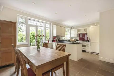 4 bedroom semi-detached house for sale – pohled 3