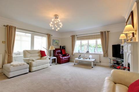 4 bedroom detached bungalow for sale, Northfield Close, South Cave, Brough
