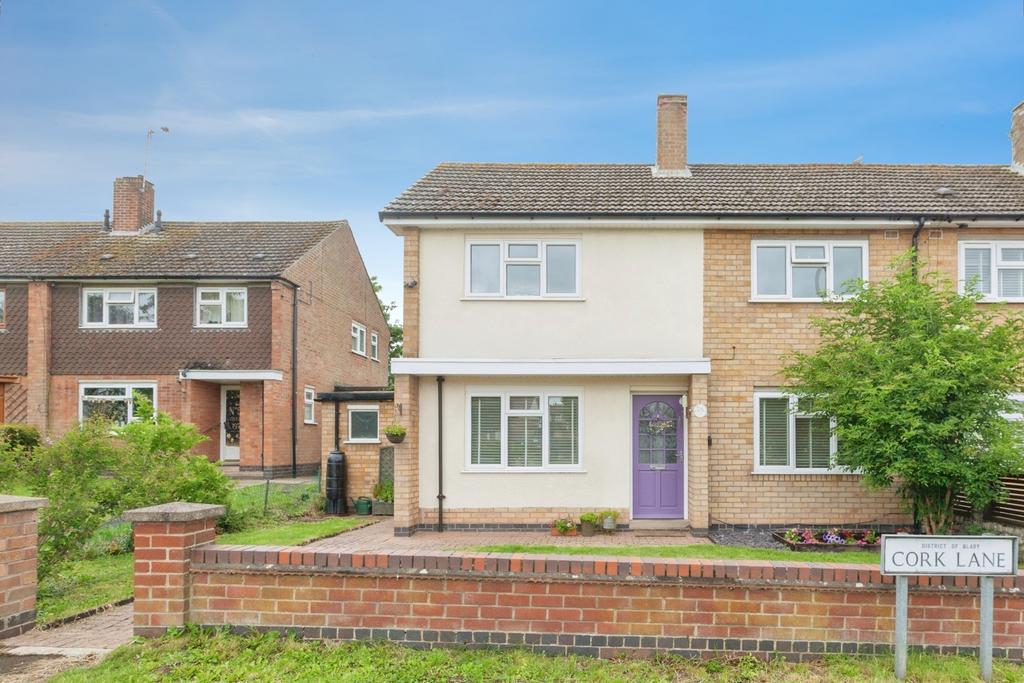 3 bedroom semi-detached house for sale