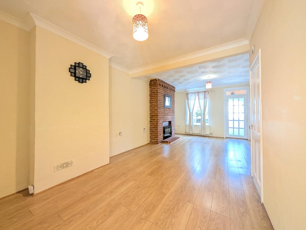3 bedroom terraced house to rent