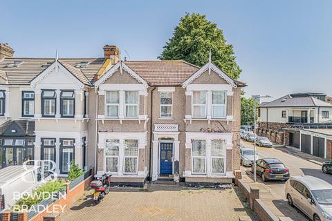 Redcliffe Gardens, Ilford, IG1