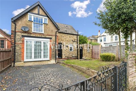 2 bedroom detached house for sale, Derwent Road, London, N13