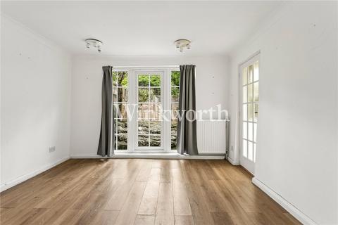 2 bedroom detached house for sale, Derwent Road, London, N13