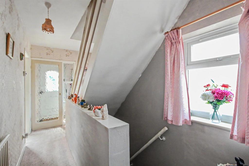 House in Nottingham, Woodthorpe - View 4