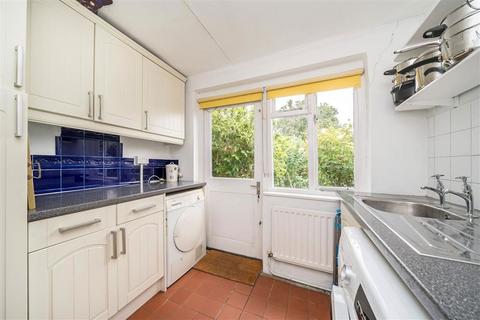 4 bedroom semi-detached house for sale, Senlac Road, London SE12
