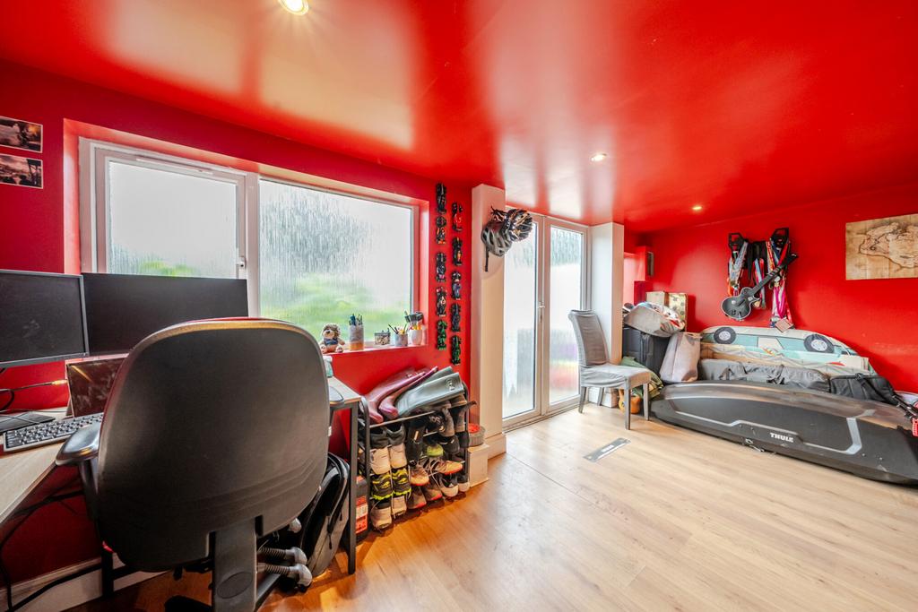 1477243-5-6a2bd13...