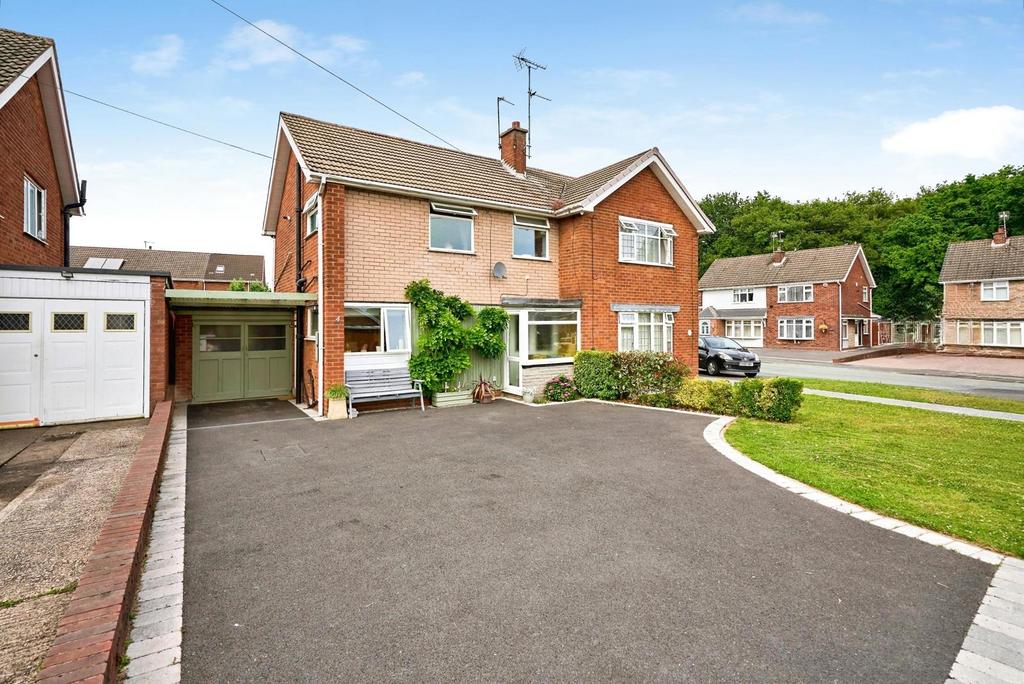 3 bedroom semi-detached house for sale