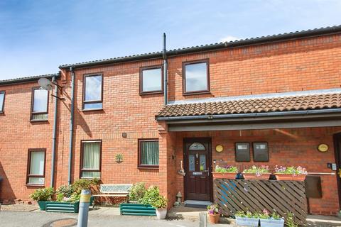 Ground floor flat - Ticknall Walk, Sunnyhill, DERBY