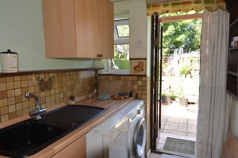 2 bedroom terraced house to rent, Hitchin Road, Henlow, SG16