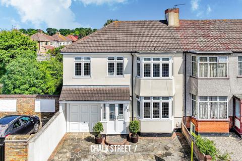 Link Way, Hornchurch, RM11