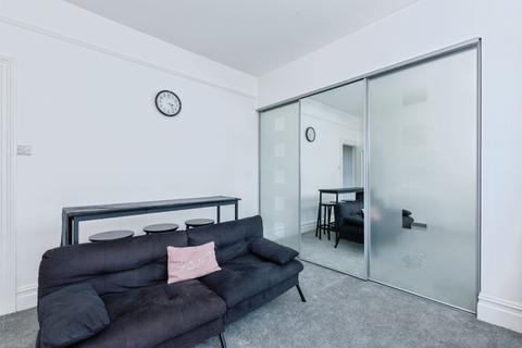 1 bedroom flat for sale, Lansdowne Road, Bournemouth