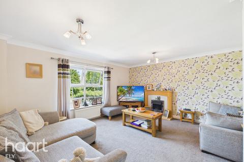 3 bedroom townhouse for sale, Redshank Close, Soham