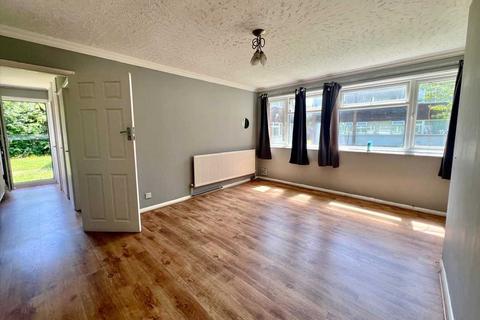 2 bedroom maisonette to rent, Farnham Road, Slough