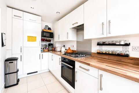 3 bedroom end of terrace house for sale, Tudway Road, London, SE3