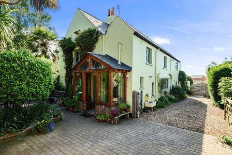 4 bedroom detached house for sale, 46 Hook Lane, Rose Green, PO21