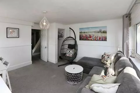 Apartment in Southampton - View 3