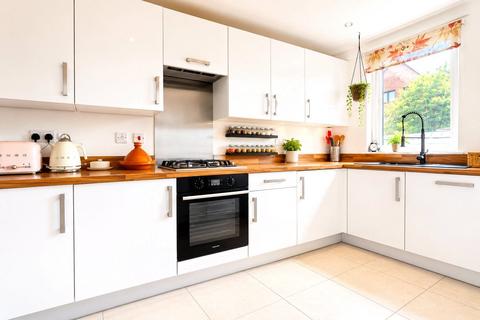 3 bedroom end of terrace house for sale, Tudway Road, London, SE3