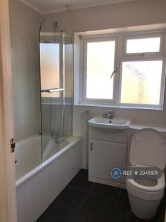 1 bedroom flat to rent, Bostock Avenue, Horsham, RH12